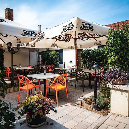 Fakapu Pince Es Panzio Bed & Breakfast Tokaj Luaran gambar