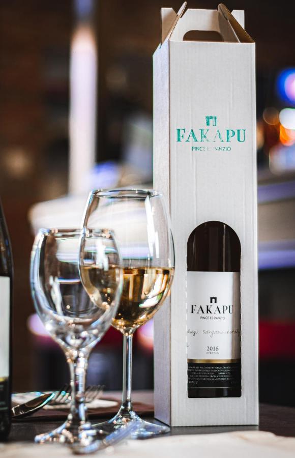 Fakapu Pince Es Panzio Bed & Breakfast Tokaj Luaran gambar