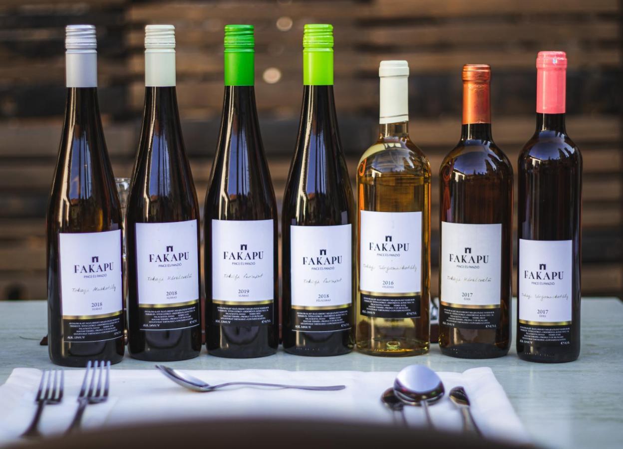 Fakapu Pince Es Panzio Bed & Breakfast Tokaj Luaran gambar